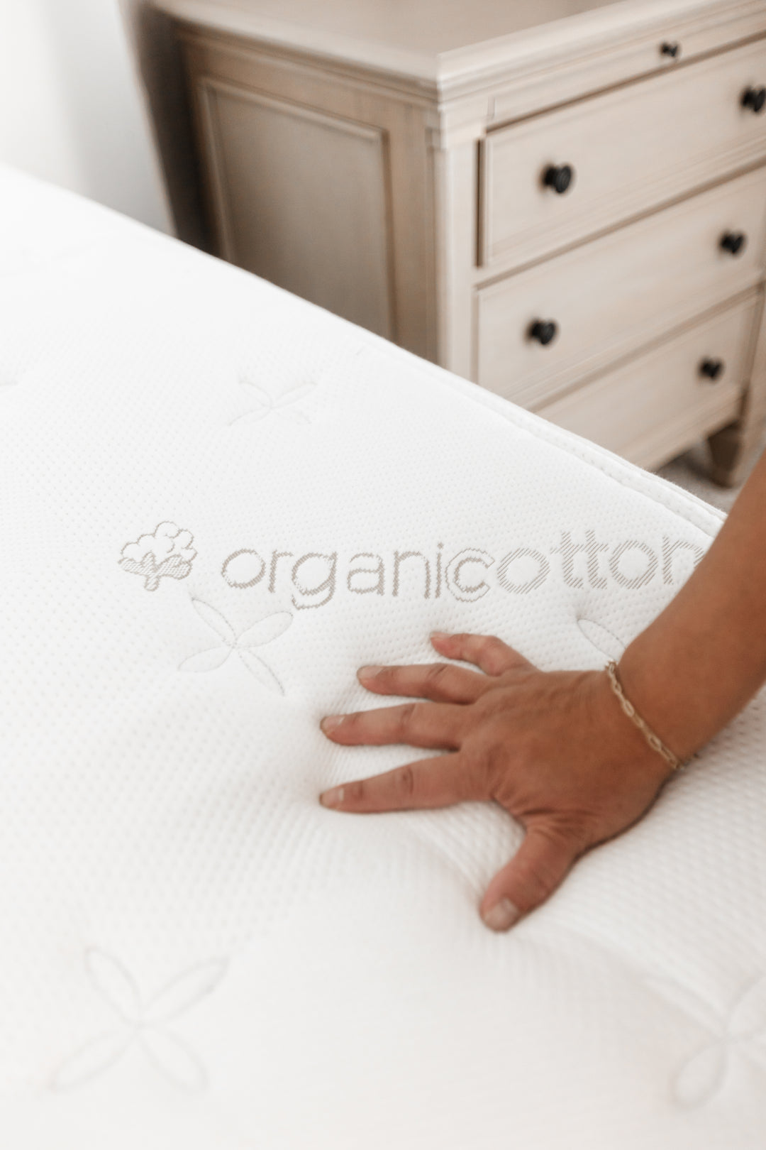 Organic Cotton Knit fabric that is soft and breathable for a great night of sleep.